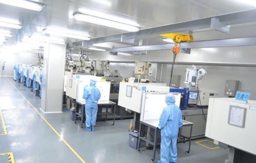 江苏美女老师 34岁辞职创业,白手起家赚得1500亿,他凭啥