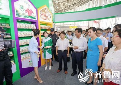 2018山东食博会开幕 金锣健康新品健食力成展会焦点
